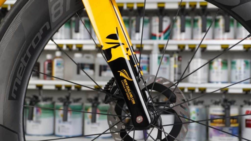 Revolucionaria Bicicleta Eletrica De Carbono Reciclado Com Menos De 1 Kg