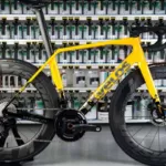 Revolucionaria-Bicicleta-Eletrica-de-Carbono-Reciclado-com-Menos-de-1-kg-1