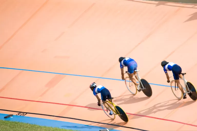 Como Encher o Pneu da Bicicleta no Posto